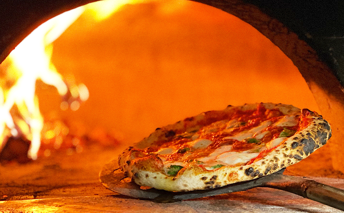 モチモチ×クリスピー食感虜になる石窯ピッツァ